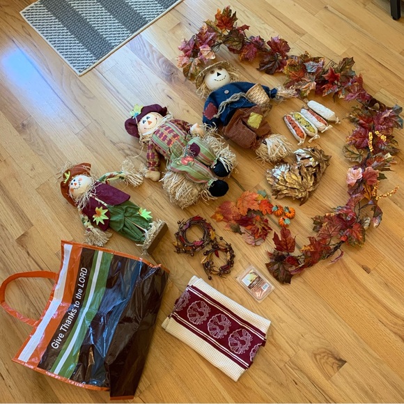 Bundle of fall scarecrow & garland decor - Picture 1 of 14